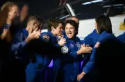 Astronaut Jessica Meir Bawa Arnab Boneka Anak ke Stesen Angkasa Lepas