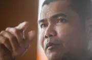 Jamal Yunos Lelong Kasut dan Tuala untuk Bayar Hutang RM66,000 kepada Teresa Kok