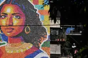 Mona Lisa Dihidupkan Semula: Mural 100,000 Penutup Botol di El Salvador