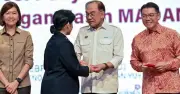 Perdana Menteri Anwar Ibrahim Umum Peruntukan Tambahan RM20 Juta Untuk SMJKC Seluruh Negara