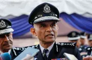 Polis Buru Penunggang Motosikal Didakwa Lontar Mercun ke Pasukan JPJ di Rawang