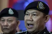 Polis Johor Buru Penjual Bunga Api Haram Selepas Letupan di Segamat Sebabkan Kehilangan Kaki