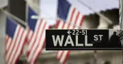 Wall Street Naik Selepas Mahkamah Agung Batalkan Tarif Global Trump