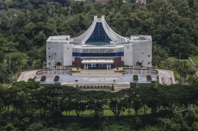 Ketua Hakim Negara Terima Anugerah Tertinggi Sabah Sempena Hari Keputeraan TYT