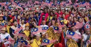 Bolehkah Politik Malaysia Menyatukan Negara Ketika Dunia Berpecah?
