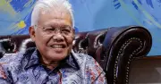 Hamzah Sahkan Perbincangan Ambil Alih Parti Keluarga Malaysia