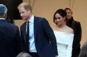 Harry Tuduh 'Daily Mail' Sebabkan Hidup Meghan 'Sengsara Mutlak' Dalam Kes Privasi
