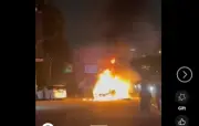 Kemalangan Pagi di Jalan Tun Razak: Kereta Terbakar, Lalu Lintas Tersekat