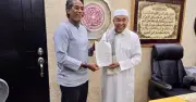 Khairy Jamaluddin Serah Surat Rayuan untuk Kembali Sertai Semula Umno