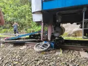 Warga Kampung Sabah Gunakan Motosikal Hentikan Tren Lari di Laluan Tenom-Pangi