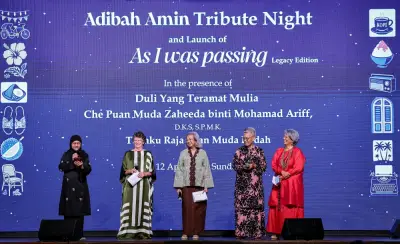 Adibah Amin Dihormati di Malam Tribut KL, Buku Legacy Dilancar, RM100,000 Dikumpul untuk Penjagaan