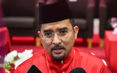 Asyraf Wajdi Dusuki Sokong Kenyataan PM: Fokus Kepada Rakyat, Bukan Perebutan Kuasa