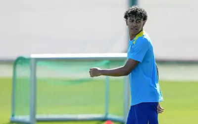 Flick Berjanji Lindungi Yamal Remaja 'Emosional' Daripada Kritikan