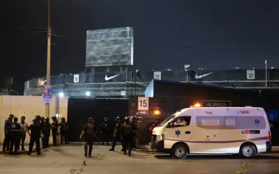 Insiden Derbi Bola Sepak Peru: Satu Maut, Puluhan Cedera di Stadium Alejandro Villanueva