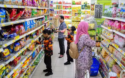 Kerajaan Kaji Kelonggaran Cukai, Tarif Bantu Peniaga Hadapi Krisis Tenaga Global