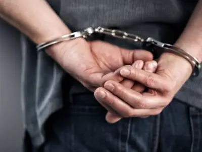 Lelaki Singapura Dibebaskan dengan Jaminan Didakwa Vandalisme Kereta Polis