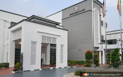 Mahkamah Bebaskan Wanita dan Dua Lelaki Tuduhan Bunuh Suami