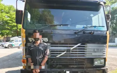 Pemandu Lori Ditahan di Sungai Petani Disyaki Mabuk dan Miliki Lesen Palsu