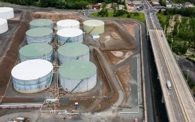 Saham jatuh ketika kebimbangan perang dorong minyak semula atas AS$100