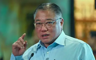 Tiong King Sing Pertikai Dakwaan Palsu Terhadap Festival Air dan Sambutan Hari Pekerja