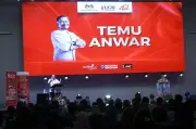 Anwar: Firma teknologi asing mesti latih rakyat Malaysia bawah syarat pelaburan