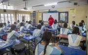 Bangladesh Lancar Sistem Sekolah Hibrid untuk Tangani Krisis Tenaga