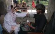 Dalam Talian Bantu Doktor Wanita Pakistan Kembali Bekerja