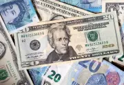 Dolar AS Mencapai Paras Tertinggi Seminggu Akibat Ketegangan AS-Iran