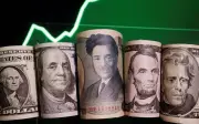 Dolar kekal kukuh selepas Fed beri amaran inflasi, yen jatuh melepasi 160