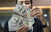 Dolar Menuju Penurunan Mingguan Terbesar Sejak Januari Sebelum Perundingan Damai AS-Iran