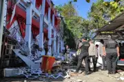 Gempa Bumi 7.4 Magnitud Landa Indonesia, Satu Maut dan Bangunan Rosak