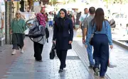 Hijab di Iran: Longgar di Sebahagian Tempat, Sekatan Masih Kekal