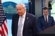 Iran Lancar Serangan di Teluk Sementara Trump 'Tidak Sabar' dengan Gencatan Senjata Rapuh