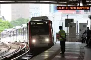 Kerajaan Kaji Pasang Pintar Keselamatan Platform LRT Selepas Insiden Jatuh Ke Landasan