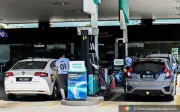 Kerajaan Pertimbang Perketat Kawalan di Stesen Minyak Dekat Sempadan