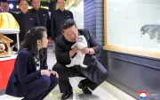 Kim Jong Un dan Anaknya Melawat Kedai Haiwan Peliharaan di Pyongyang
