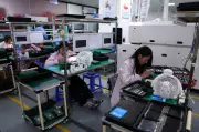 Kisah Survival Kilang China Hadapi Tarif Trump Yang Ubah Rantaian Bekalan Global
