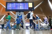 Lonjakan perjalanan Hari Raya tingkatkan trafik KLIA, MAHB lapur kenaikan 14.4% pergerakan penumpang suku pertama
