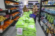 Madani Mart vs KR1M: Model Baru Tangani Kos Sara Hidup di Malaysia