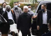 Mahkamah Tenom perintah Ebit Lew bela diri 11 tuduhan gangguan seksual