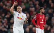 Okafor Bintangi Kemenangan Leeds Akhir 45 Tahun Tunggu Liga di Old Trafford