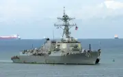 Pemusnah AS Halang Dua Kapal Tangki Minyak Cuba Tinggalkan Iran