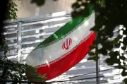 Penasihat Iran Ancam Tenggelamkan Kapal AS di Selat Hormuz