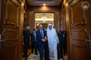 Perdana Menteri Anwar Temui Ketua Liga Dunia Muslim Bincang Isu Global