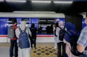 Pokok Tumbuh Meliar Ganggu Laluan LRT Kelana Jaya, Perjalanan Pagi Tergendala