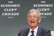 Powell tamatkan penggal sebagai Pengerusi Fed dengan kadar faedah kekal, kekal sebagai Gabenor