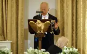 Raja Charles III sindir Trump: ‘Kau akan cakap Perancis’