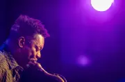 Ravi Coltrane: Hormati Bapa dan Miles Davis Tanpa Tiru Gaya Mereka