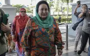 Rosmah Dakwa Tidak Pernah Pakai Perhiasan Syarikat Lubnan, Simpan Sahaja