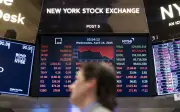 Saham AS Merosot Ketika Trump Giatkan Ancaman Ketenteraan Terhadap Iran